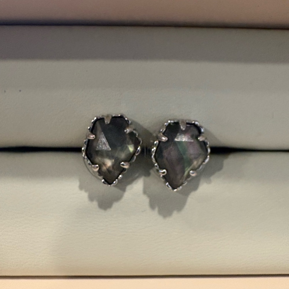 Kendra Scott Tessa - Black Mother of Pearl Elegant Silver Stud Earrings